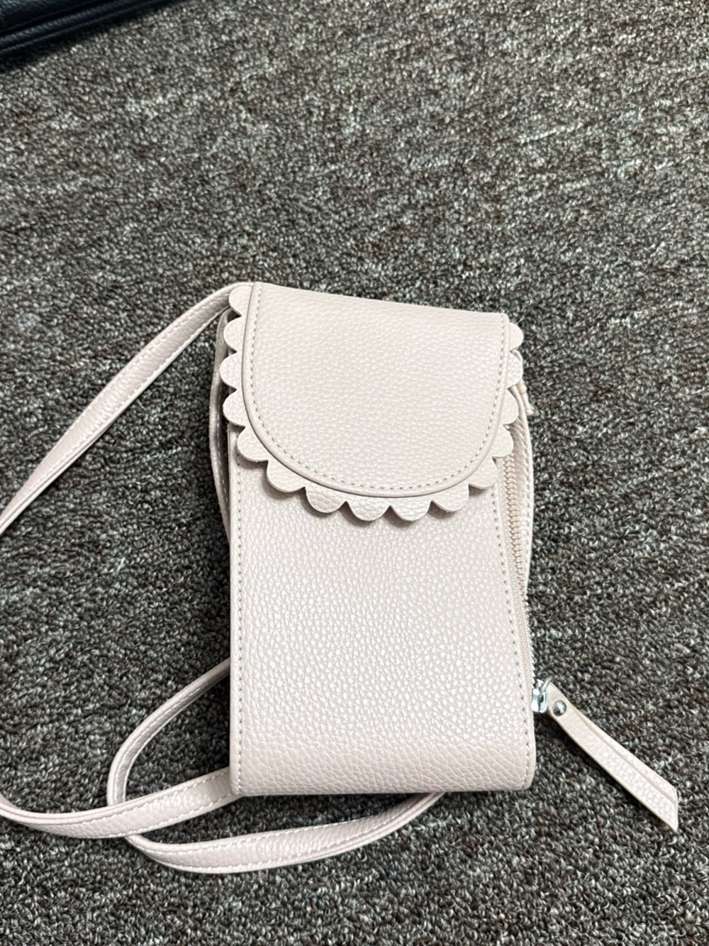 Women's Scalloped Flap Crossbody Phone Bag - Light Beige